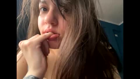 Snapshot of kikilove15 chatting on May 1, 5:17 pm kikilove15 online show from May 1, 5:17 pm