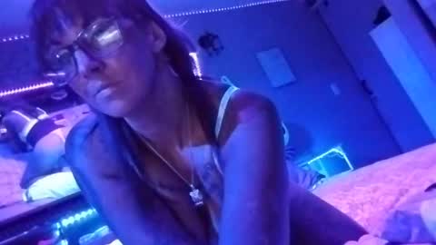 Snapshot of kikilovespartylights chatting on September 17, 9:44 am kikilovespartylights online show from September 17, 9:44 am