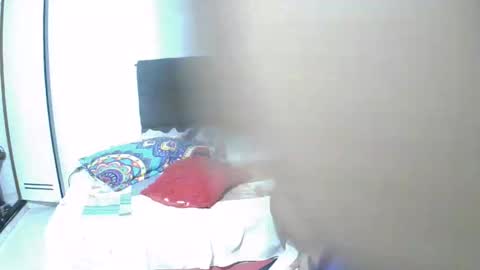 Snapshot of kikio2724 chatting on December 7, 3:14 am Horny and sweet husband online show from December 7, 3:14 am