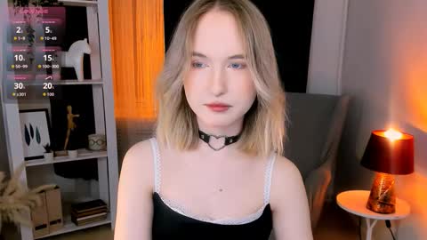 Snapshot of kikishyness chatting on November 23, 10:20 pm Kiki online show from November 23, 10:20 pm