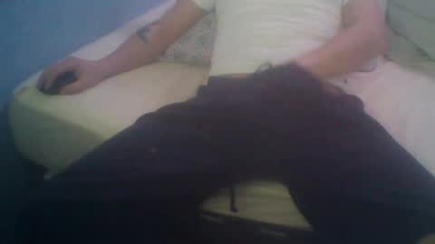 Snapshot of kiko83c chatting on February 26, 10:15 am New accound cavilacion  online show from February 26, 10:15 am