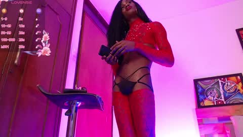 Snapshot of kilian_mina chatting on December 2, 11:29 pm Nahomi online show from December 2, 11:29 pm