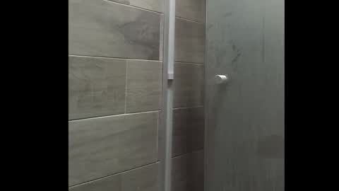 Snapshot of killandpussy chatting on February 17, 8:19 am Jonnybigcock online show from February 17, 8:19 am