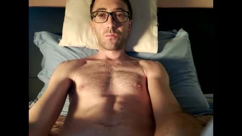 Snapshot of killua1993 chatting on October 3, 1:52 pm kingstoned online show from October 3, 1:52 pm