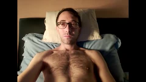 Snapshot of killua1993 chatting on October 31, 11:22 am kingstoned online show from October 31, 11:22 am