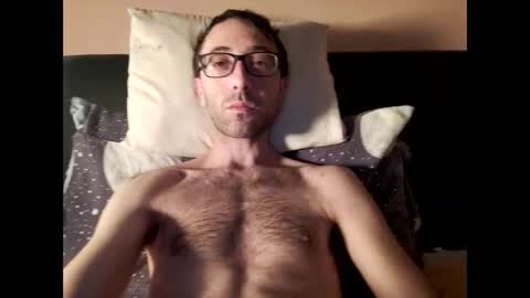 Snapshot of killua1993 chatting on November 2, 12:29 pm kingstoned online show from November 2, 12:29 pm