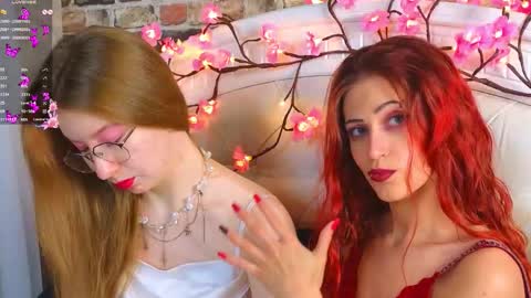 CatherineBarkJamieWallace online show from December 4, 8:50 pm