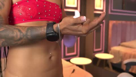 Snapshot of kim_beckett chatting on February 4, 1:17 pm Kim online show from February 4, 1:17 pm