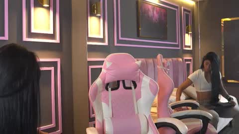 Snapshot of kim_beckett chatting on February 13, 4:03 pm Kim online show from February 13, 4:03 pm