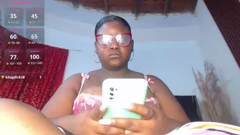 Snapshot of kim_brown2 chatting on July 2, 3:23 am Kim Follow me please online show from July 2, 3:23 am