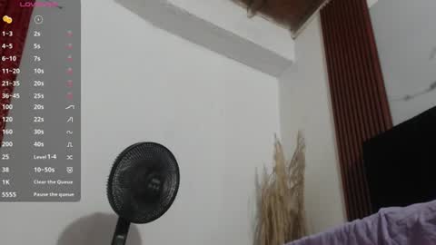 Snapshot of kim_brown2 chatting on July 19, 1:20 am Kim Follow me please online show from July 19, 1:20 am