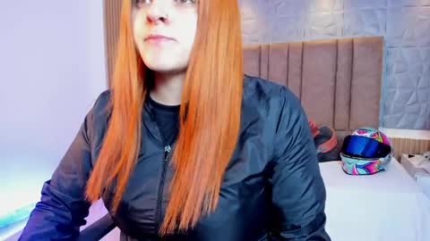 Snapshot of kim_brown_ chatting on May 13, 11:29 am Kim online show from May 13, 11:29 am
