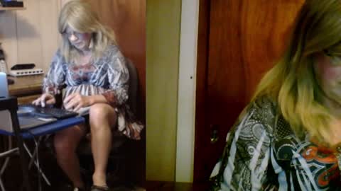 Snapshot of kim_crossdresser1 chatting on December 19, 3:30 pm kim crossdresser no nude room and clean chat only. online show from December 19, 3:30 pm