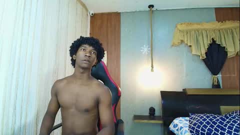 Snapshot of kim_curly_ chatting on February 14, 6:26 pm KIM online show from February 14, 6:26 pm