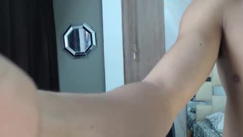 Snapshot of kim_curly_ chatting on February 22, 1:20 pm KIM online show from February 22, 1:20 pm