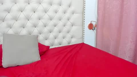 kim_eli online show from December 15, 1:35 am