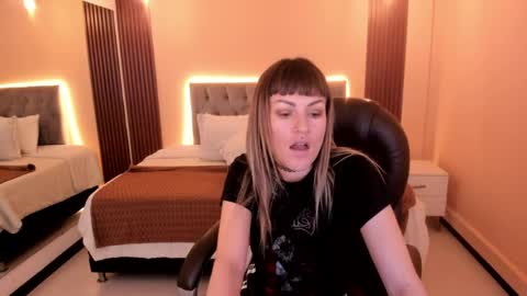 Snapshot of kim_jeins666 chatting on May 20, 7:20 pm Kim Jeins666 online show from May 20, 7:20 pm