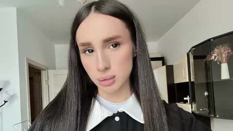 Kim Oberlin online show from February 18, 4:58 pm