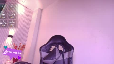 Snapshot of kim_ritz chatting on June 14, 2:24 am Kim online show from June 14, 2:24 am