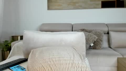 KimberlY  kim bombshell online show from April 2, 4:15 pm