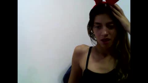 Snapshot of kim_xx09 chatting on December 3, 4:31 am YENCYYY online show from December 3, 4:31 am