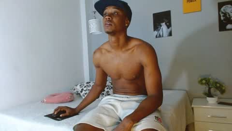 Snapshot of kimandyuk chatting on December 5, 6:44 pm Kim  Yuk online show from December 5, 6:44 pm