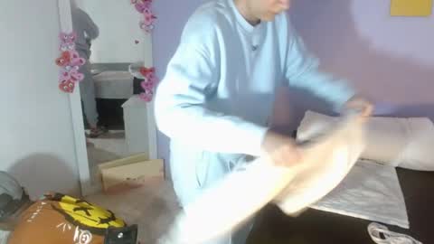 Snapshot of kimandyuk chatting on February 16, 2:42 am Kim  Yuk online show from February 16, 2:42 am