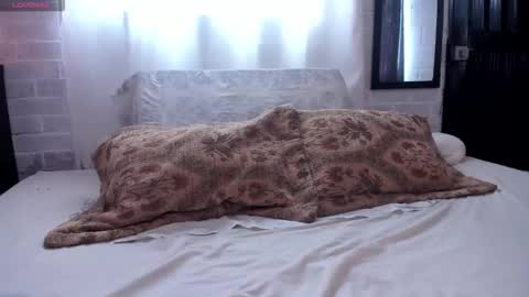 Kim  Yuk online show from November 25, 5:13 pm