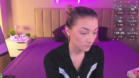 Snapshot of kimberlly_smith chatting on April 26, 12:30 am kimberlly_smith online show from April 26, 12:30 am