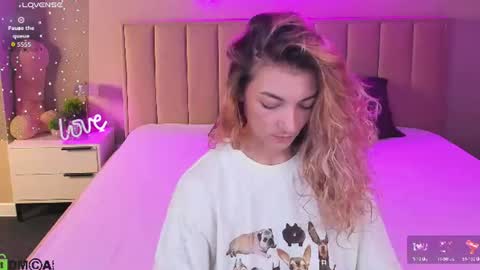 Snapshot of kimberlly_smith chatting on June 12, 11:35 pm kimberlly_smith online show from June 12, 11:35 pm