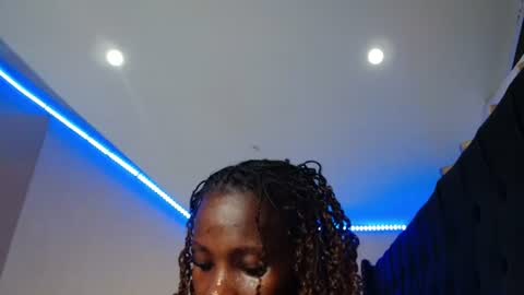 Snapshot of kimberly_chloe chatting on July 13, 7:49 pm Kimberly online show from July 13, 7:49 pm