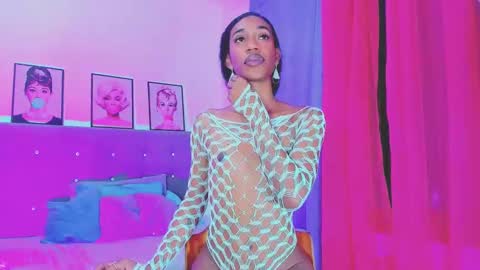 Your Queen KIM online show from December 21, 5:36 am