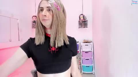 Snapshot of kimberly_thonson chatting on June 25, 10:25 pm kimberly_thonson online show from June 25, 10:25 pm