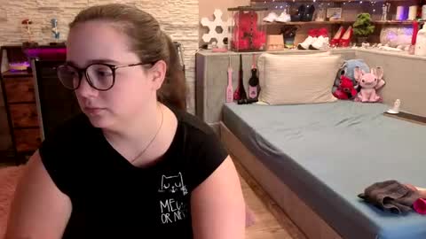 Snapshot of kimberlycaprice chatting on May 16, 8:11 am kimberlycaprice online show from May 16, 8:11 am