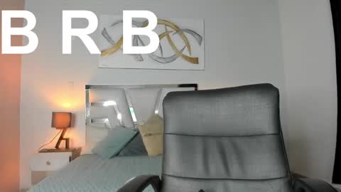 Snapshot of kimberlycoxxx chatting on December 7, 6:54 am kimberly online show from December 7, 6:54 am