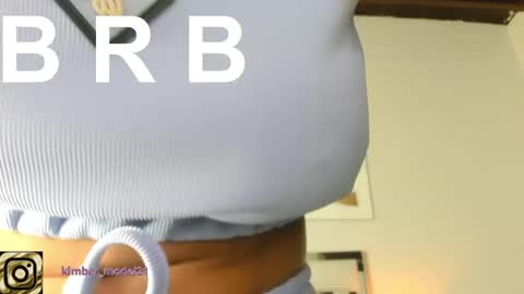 Snapshot of kimberlycoxxx chatting on December 18, 1:48 am kimberly online show from December 18, 1:48 am