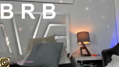 Snapshot of kimberlycoxxx chatting on December 23, 2:24 am kimberly online show from December 23, 2:24 am