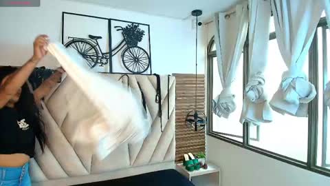 Snapshot of kimberlyfox_t chatting on May 10, 2:11 pm kimberlyfox_t online show from May 10, 2:11 pm