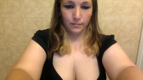 Snapshot of kimberlylynn chatting on July 8, 11:04 am KimberlyLynn online show from July 8, 11:04 am