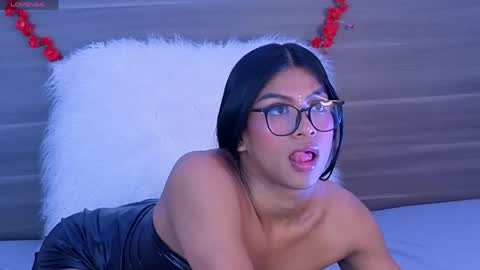 Snapshot of kimberlyn_burbano chatting on May 15, 5:42 pm Kimberlyn online show from May 15, 5:42 pm