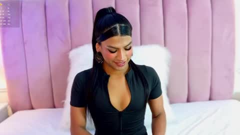 Snapshot of kimberlyn_burbano chatting on May 22, 8:25 pm Kimberlyn online show from May 22, 8:25 pm