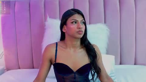 Snapshot of kimberlyn_burbano chatting on June 27, 8:25 pm Kimberlyn online show from June 27, 8:25 pm