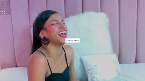 Snapshot of kimberlyn_burbano chatting on July 2, 8:04 pm Kimberlyn online show from July 2, 8:04 pm