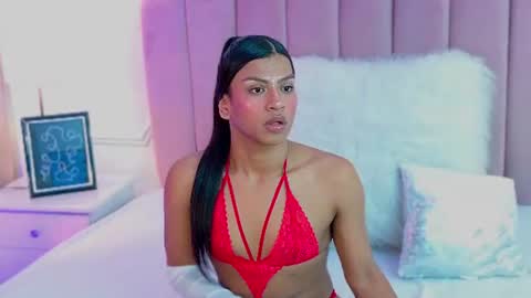 Snapshot of kimberlyn_burbano chatting on July 6, 8:00 pm Kimberlyn online show from July 6, 8:00 pm
