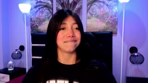 Kimberly Villalobos online show from January 17, 11:37 am