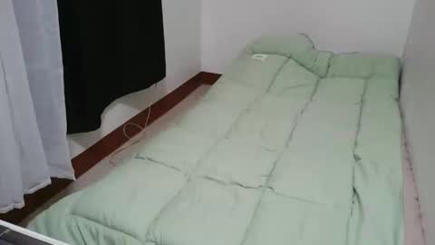 kimbhie_15 online show from April 6, 2:42 am