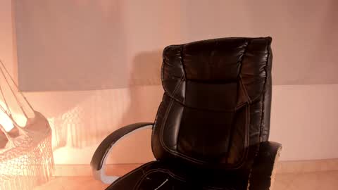 Kim online show from March 2, 11:39 am