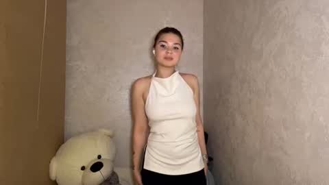 Snapshot of kimbraoehlenschlage chatting on June 15, 4:31 pm Bella online show from June 15, 4:31 pm