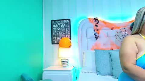 KimBrooks online show from October 23, 10:58 am