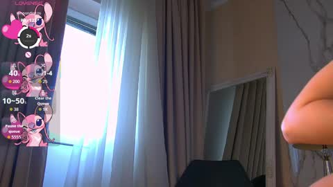 kimdessire online show from April 10, 2:22 pm